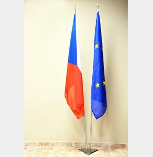Nerezový vlajkový stojan a žerď s vlajkou ČR a EU