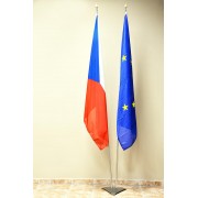 Nerezový vlajkový stojan a žerď s vlajkou ČR a EU